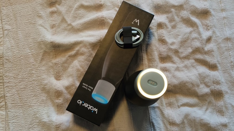 אחד הצבעים הראשונים שאפשר לבחור עבור Water.io  הוא צהוב