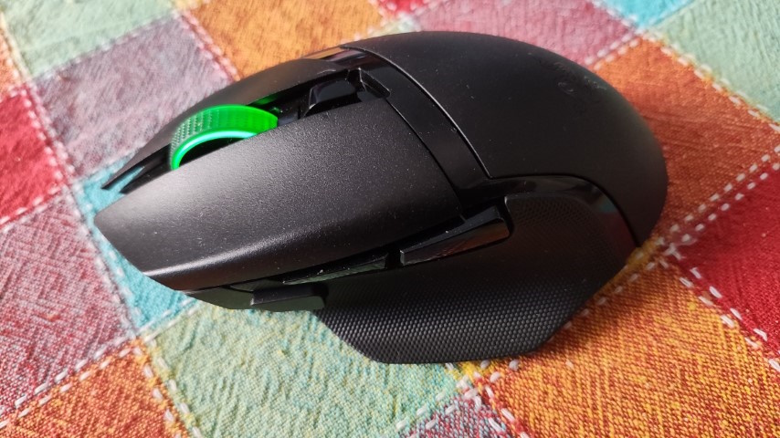 כפתורי הצד של Razer Basilisk V3 X Hyperspeed