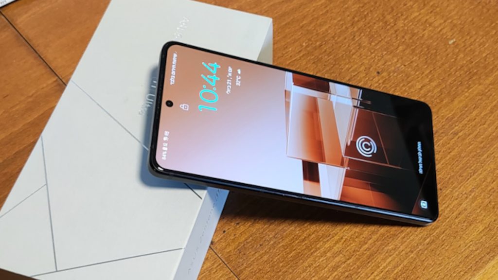תמונה ראשית עבור הסקירה על הטלפון Zenfone 11 Ultra של אסוס