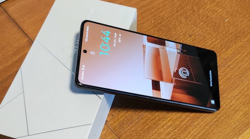 תמונה ראשית עבור הסקירה על הטלפון Zenfone 11 Ultra של אסוס