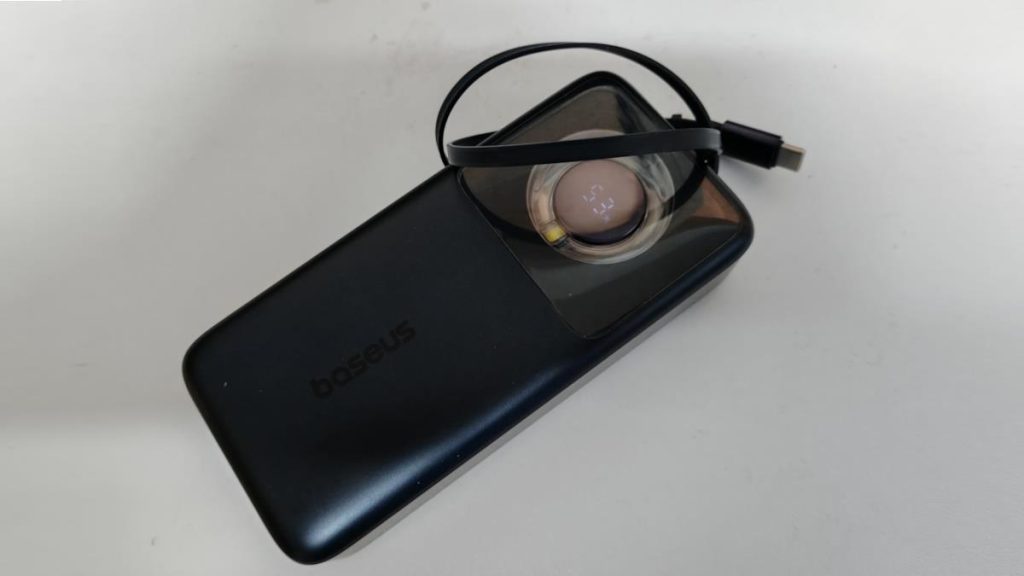 כבל נשלף ותצוגה דיגיטלית - Baseus Free2Pull 20,000mAh