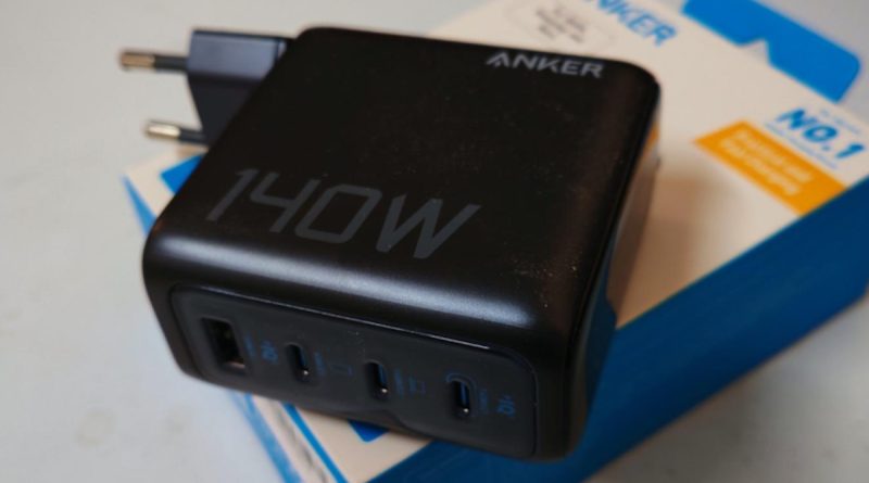 טעינה המונית: Anker Charger (140W) – להטעין בעוצמה עד ארבעה מכשירים